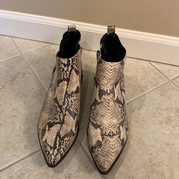 Anthropologie Parker & Sky Snakeskin Animal Chelsea Ankle Boots NWOT Size 8.5 - Picture 6 of 15